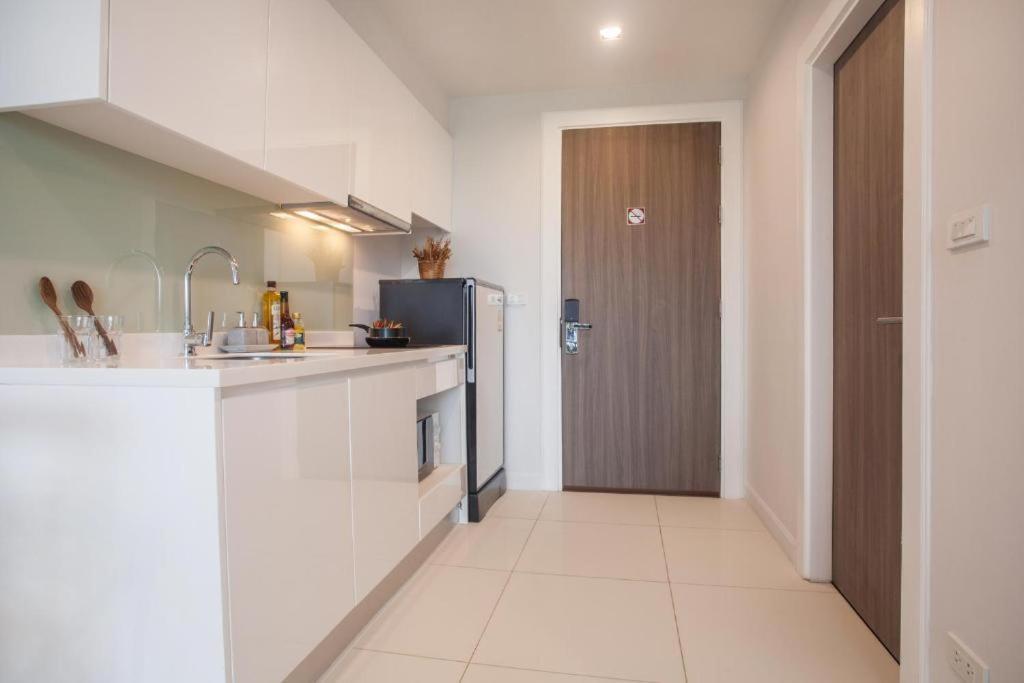 The Sunshine Bangsaray Apartment Bang Sare Exterior photo